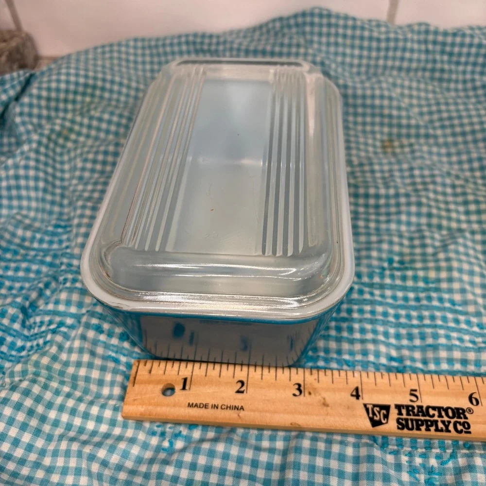 Vintage Pyrex 502-B Blue Refrigerator Dish with 502C-Glass Lid